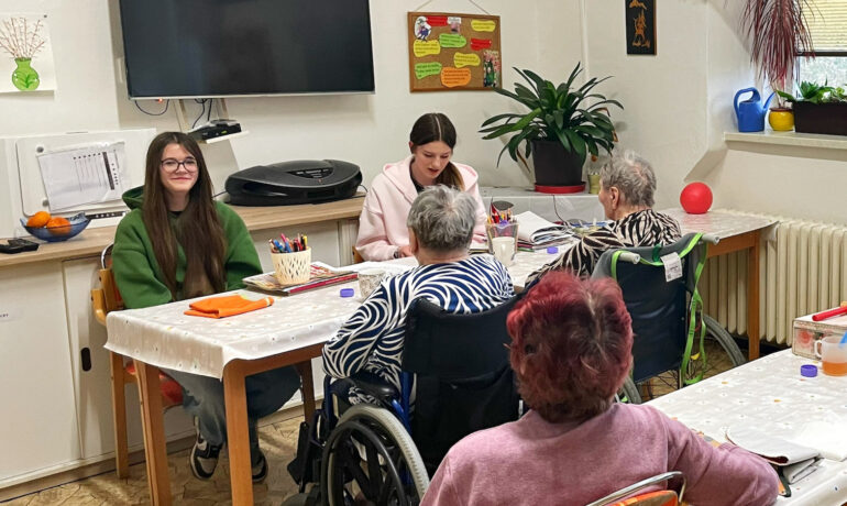 Návštěva domova seniorů s literárním programem